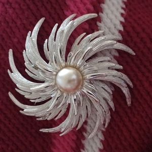 Sarah Coventry Brooch